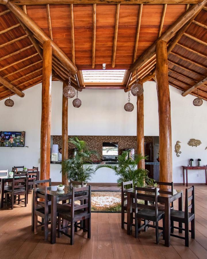Coroa Vermelha Hotel